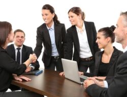 8 Cara Efektif untuk Disegani oleh Banyak Orang