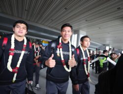 Timnas U-23 Tiba di Indonesia, Puluhan Suporter Turut Hadir