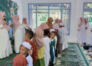 Guru di Probolinggo Beri Santunan Kepada Anak Yatim