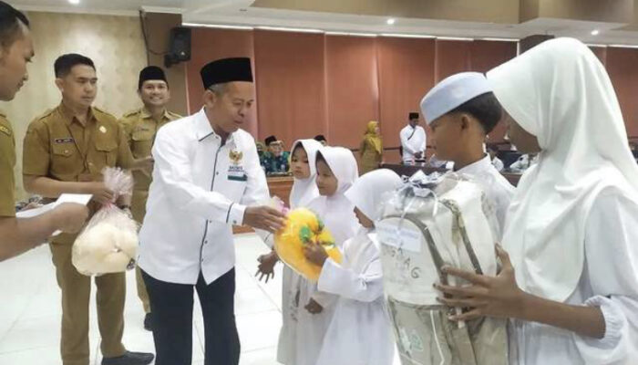 Ribuan Anak Yatim di Probolinggo Menerima Santunan dari Baznas