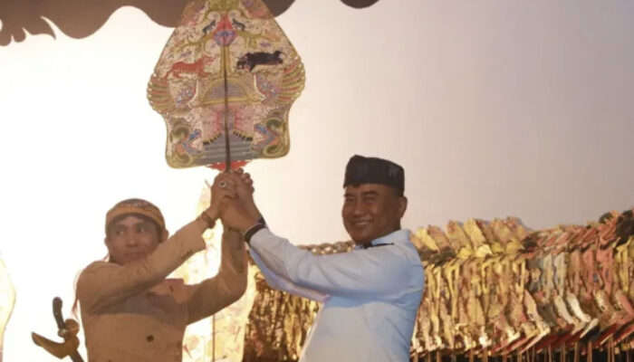 Perangi Rokok Ilegal, Pemkab Probolinggo Sosialisasi Melalui Pagelaran Wayang