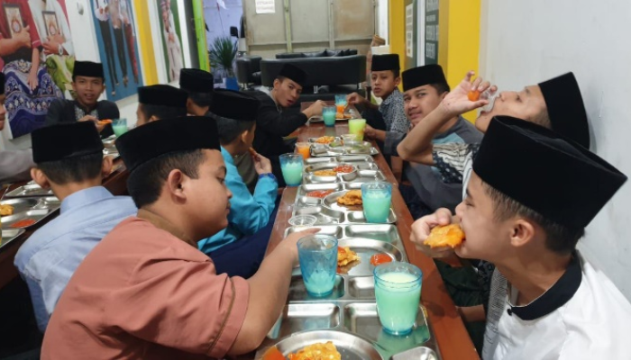 Kemenag Pastikan Program Makan Bergizi Gratis di Seluruh Lembaga Pendidikan Islam