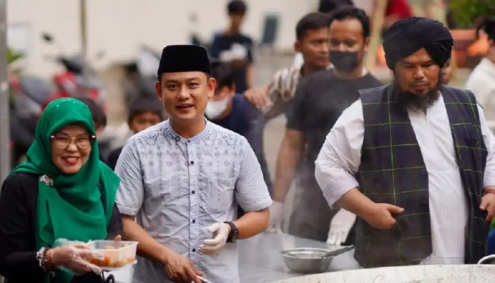 Bobon Santoso Resmi Mualaf, Ucap Syahadat di Pandu Oleh Ustaz Derry Sulaiman