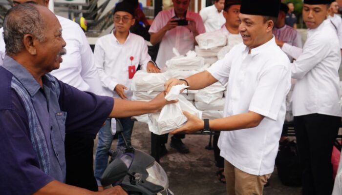 Kejari Probolinggo Hadirkan Layanan Sore, Antar Barang Bukti Gratis dan Bagi-Bagi Takjil