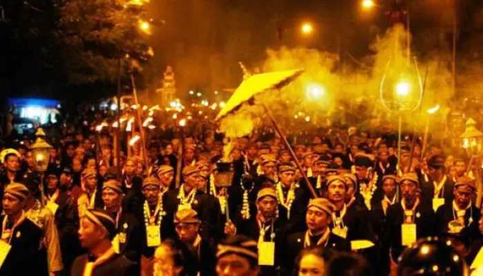 Dikenal dengan Kemistikan, Berikut Lima Larangan Pada Malam 1 Suro yang Masih Jadi Kepercayaan