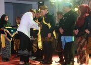 Pengukuhan Warga Kehormatan Sesepuh Tengger Warnai Malam Resepsi Yadnya Kasada