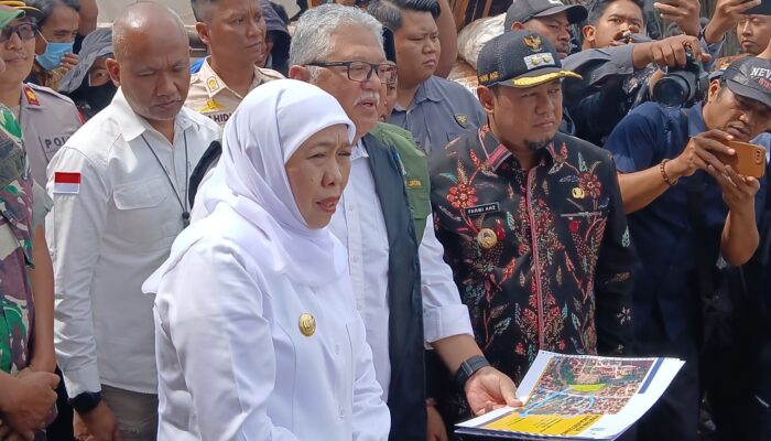 Ancaman Abrasi Sungai Kraksaan Akibatkan Dua Kelas Ambruk, Gubernur Jatim Tinjau Langsung
