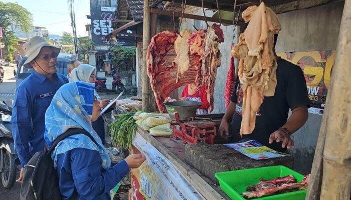 Waspada Daging Campuran, Pemkab Probolinggo Lakukan Pemeriksaan di Pajarakan