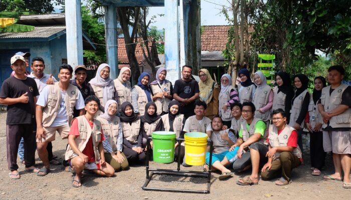 Mahasiswa KKN UINSA Gelar Kerja Bakti di Sumber Mata Air Pamsimas Probolinggo