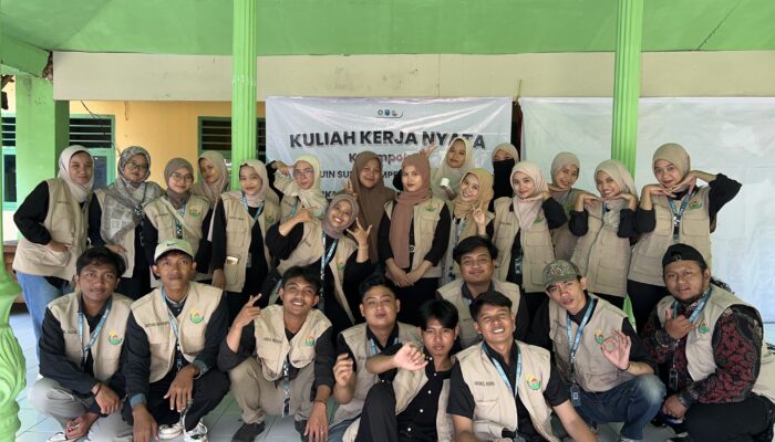 Mahasiswa KKN 79 UINSA Sulap Limbah Jadi Pupuk dan Briket, Warga Probolinggo Antusias