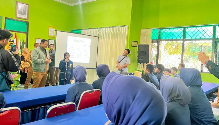 Wabup Probolinggo Kunjungi SMPN 1 Tongas, Uji Langsung Hafalan Siswi