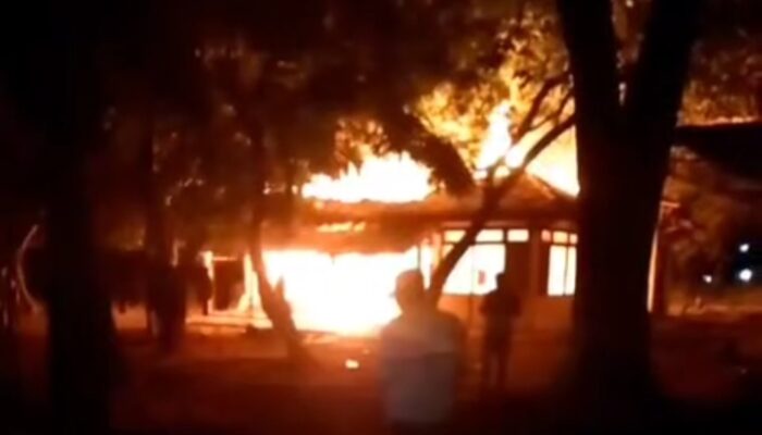Diduga Dibakar ODGJ, Rumah di Probolinggo Hangus Terbakar