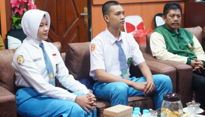 Dua Pelajar Probolinggo Siap Kibarkan Merah Putih di Tingkat Provinsi