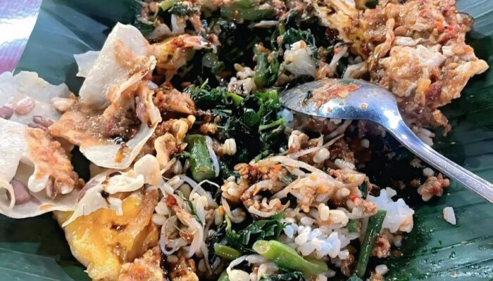 Nasi Pecel Mbok Sador, Magnet Kuliner Malam Simpang Lima Semarang Sejak 1993