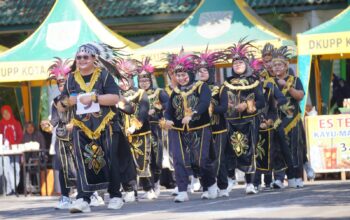 Pemkot Probolinggo Gelar Lomba Baris Humor, Peserta Hibur dengan Joget Tabola Bale