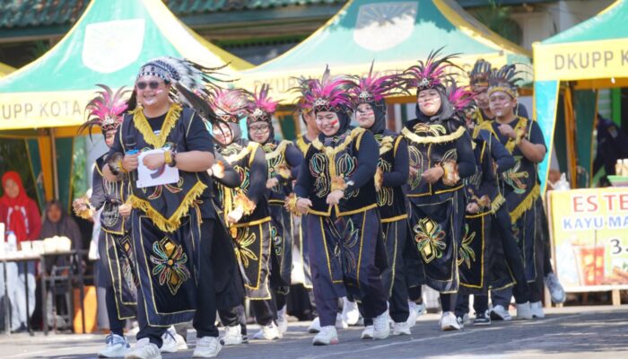 Pemkot Probolinggo Gelar Lomba Baris Humor, Peserta Hibur dengan Joget Tabola Bale