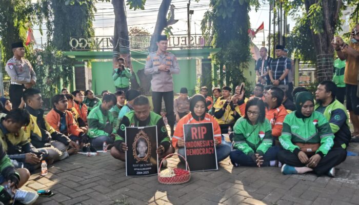 Driver Ojol Probolinggo Gelar Tahlil untuk Affan Kurniawan Korban Rantis Brimob