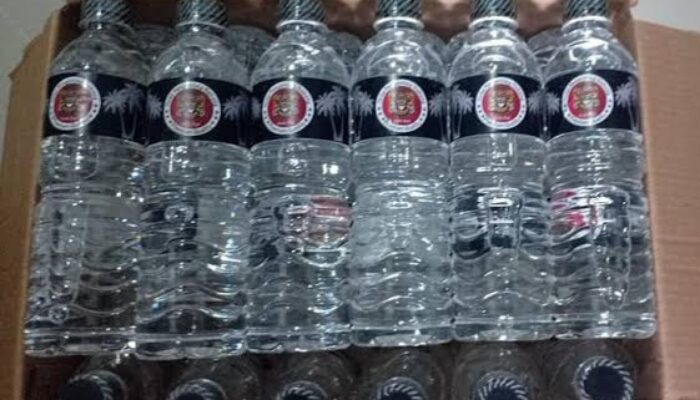 Polres Situbondo Amankan Mahasiswa Probolinggo yang Edarkan Puluhan Botol Arak