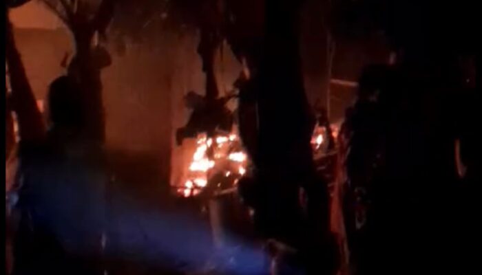 Puluhan Juta Melayang, Kandang Ayam Milik Warga Wonomerto Terbakar