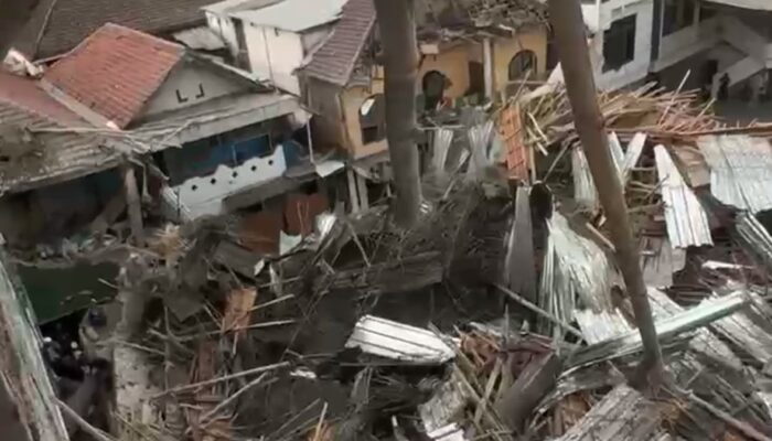 Jeritan Terdengar dari Reruntuhan, Musala Ponpes di Sidoarjo Ambruk