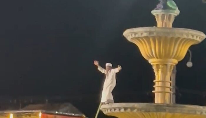 Viral! Warga Nekat Joget di Air Mancur Glaser, DLH Probolinggo Sesalkan Ulah Jahil Warga