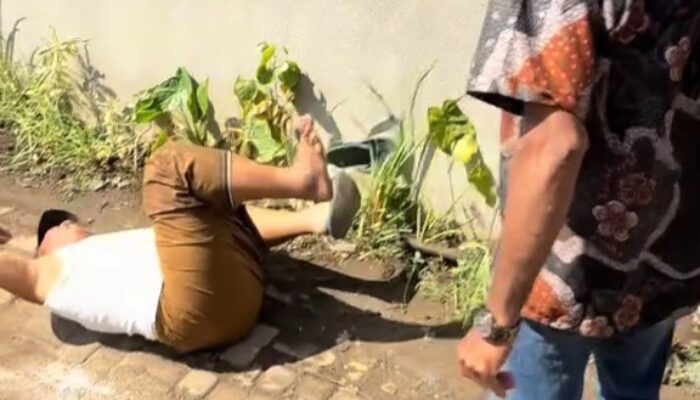 Viral! Oknum Dosen UIN Malang Cekcok dengan Tetangga Sampai Menjatuhkan Diri