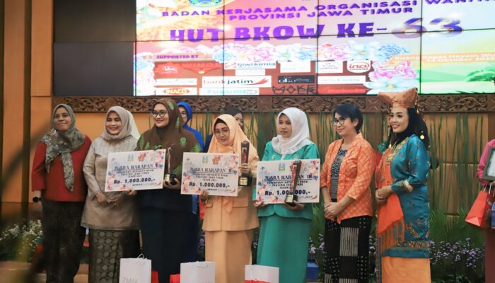 Ketua Fatayat NU Probolinggo Raih Penghargaan Perempuan Inspiratif Jawa Timur