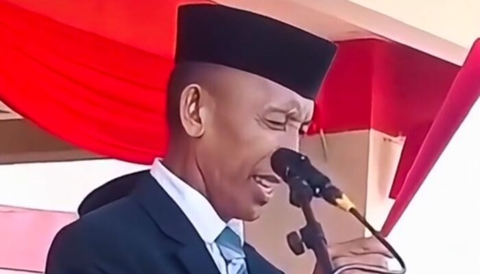 Viral! Wakil Ketua DPRD Pasangkayu Gagap Baca UUD 1945 Saat Upacara, Peserta Tahan Tawa