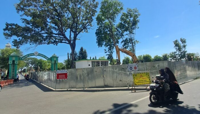 Setelah Sempat Gagal, Proyek Rp8,75 Miliar Revitalisasi Alun-Alun Probolinggo Sudah Dikerjakan