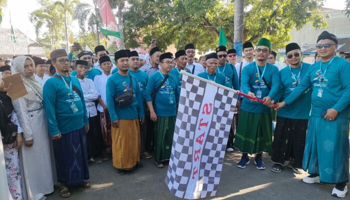Ribuan Warga Probolinggo Padati Jalan Sehat Hari Santri di Kraksaan Dengan Lantunan Shalawat