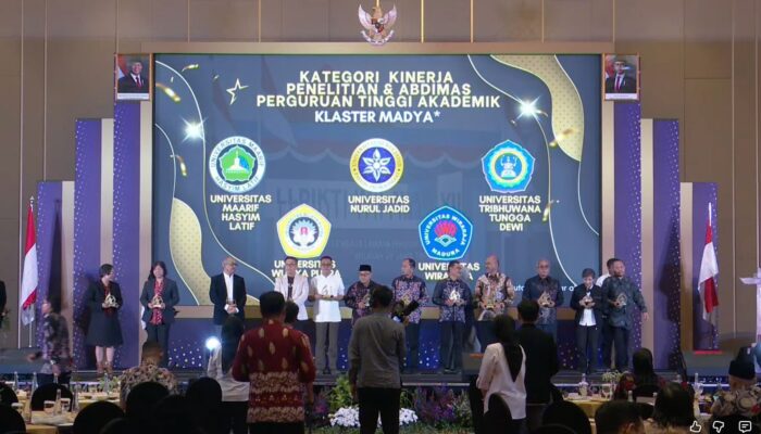 UNUJA Probolinggo Sabet Penghargaan Kampus Unggulan, Siap Melangkah ke Klaster Utama Nasional