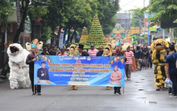 Kirab Gunungan Mangga Semarakkan Pesta Mangga di Kota Probolinggo