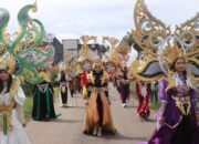 Pawai Budaya Dewi Rengganis Carnival di Krucil Semarakkan The Seven Lakes Festival 2025