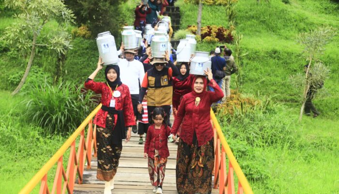 Festival Nyunggi Susu di Probolinggo, Angkat Tradisi dan Ekonomi Warga Lereng Argopuro