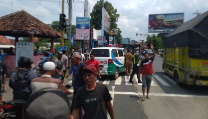Kecelakaan Kereta di Probolinggo, Warga Cirebon Tewas di Jalur Rel