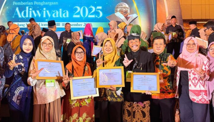 Empat Sekolah di Probolinggo Sabet Penghargaan Adiwiyata Nasional 2025