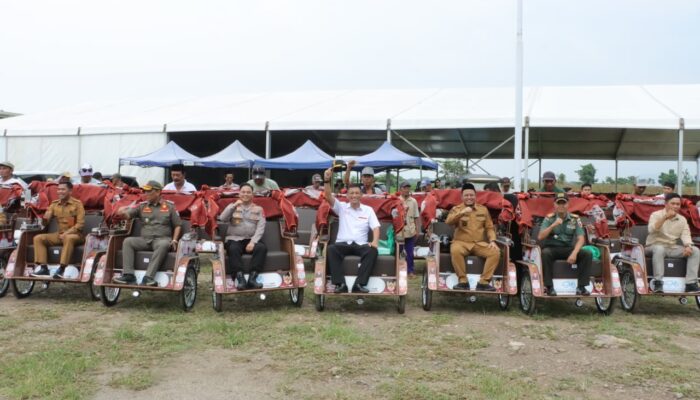 Wujud Kepedulian Presiden, Tukang Becak Kabupaten Probolinggo Terima Becak Listrik Gratis
