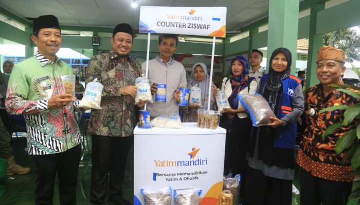 Dorong Daya Saing, 300 UMKM di Probolinggo Terima Sertifikat Halal dari Wabup Fahmi