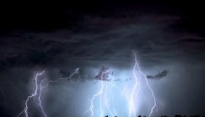 BMKG Pantau Ketat Bibit Siklon Tropis 93S, Masyarakat Diminta Tetap Waspada