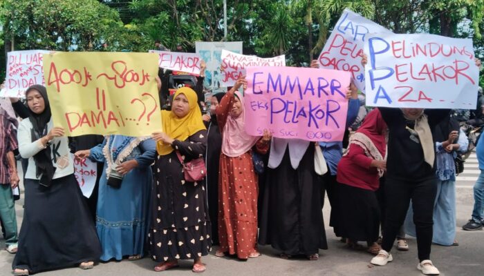 Aksi Damai di Probolinggo, Wali Santri Desak Polisi Usut Tuntas Dugaan Pelecehan