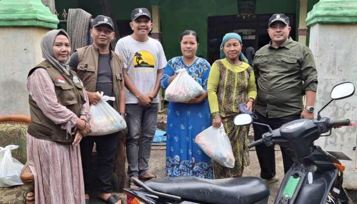 Wamenperin Faisol Riza Gandeng Garda Bangsa dan Panji Bangsa Bantu Korban Banjir di Probolinggo