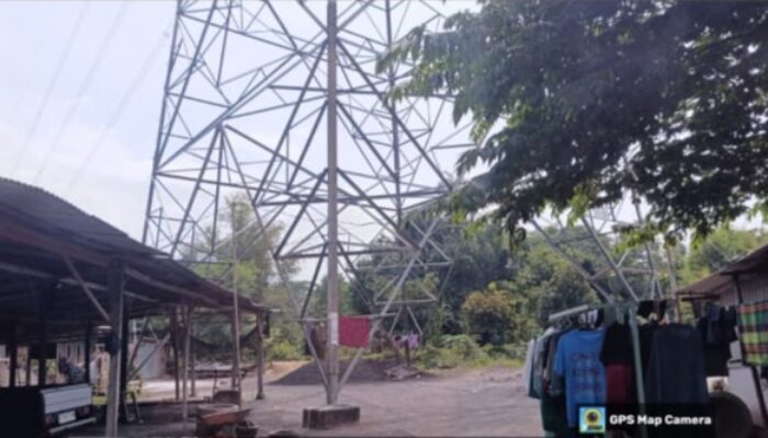 Aduan Usaha di Bawah Jalur SUTET Krejengan Viral, PLN ULP Probolinggo Diminta Bertindak