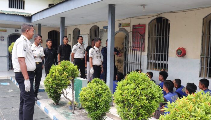 Rutan Kraksaan Perketat Pengawasan, Blok Hunian Digeledah