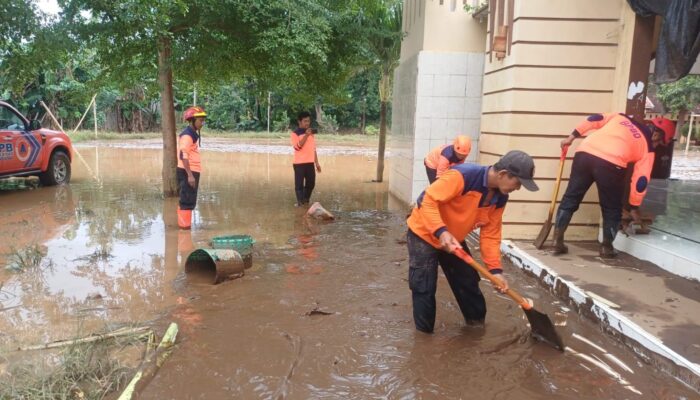 Pascabanjir di Probolinggo, BPBD Bersinergi Pulihkan Lingkungan Pondok Pesantren