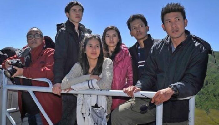 Film 5 Cm Hadir Kembali Lewat Judul Terbaru 5 Cm: Revolusi Hati