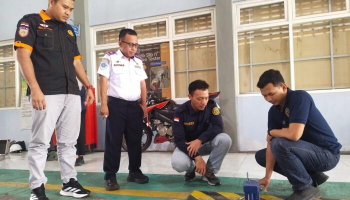 Dinas Perhubungan Probolinggo Periksa dan Pastikan Alat Uji Kendaraan Akurat