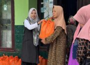 Perempuan Nahdliyin Salurkan Bantuan dari Wamenperin untuk Korban Banjir Sumberasih