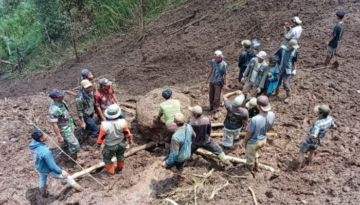 Tebing di Probolinggo Setinggi 100 Meter Longsor, Akses Warga Sempat Lumpuh