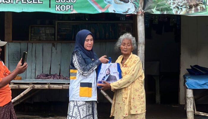 Banjir Terjang Leces, NasDem Probolinggo Salurkan Bantuan untuk Warga