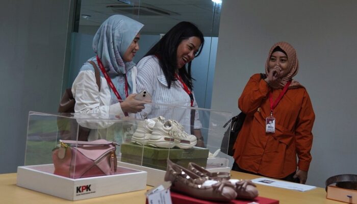 KPK Lelang Aset Koruptor Rp26,2 Miliar, Mulai iPhone hingga Gudang